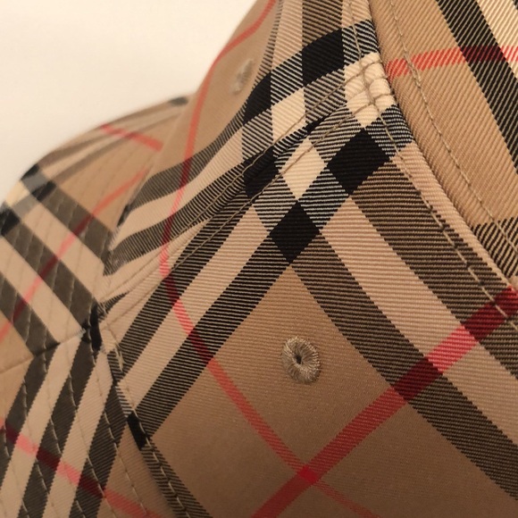 Burberry Heavy Check Bucket Hat - Picture 6 of 16